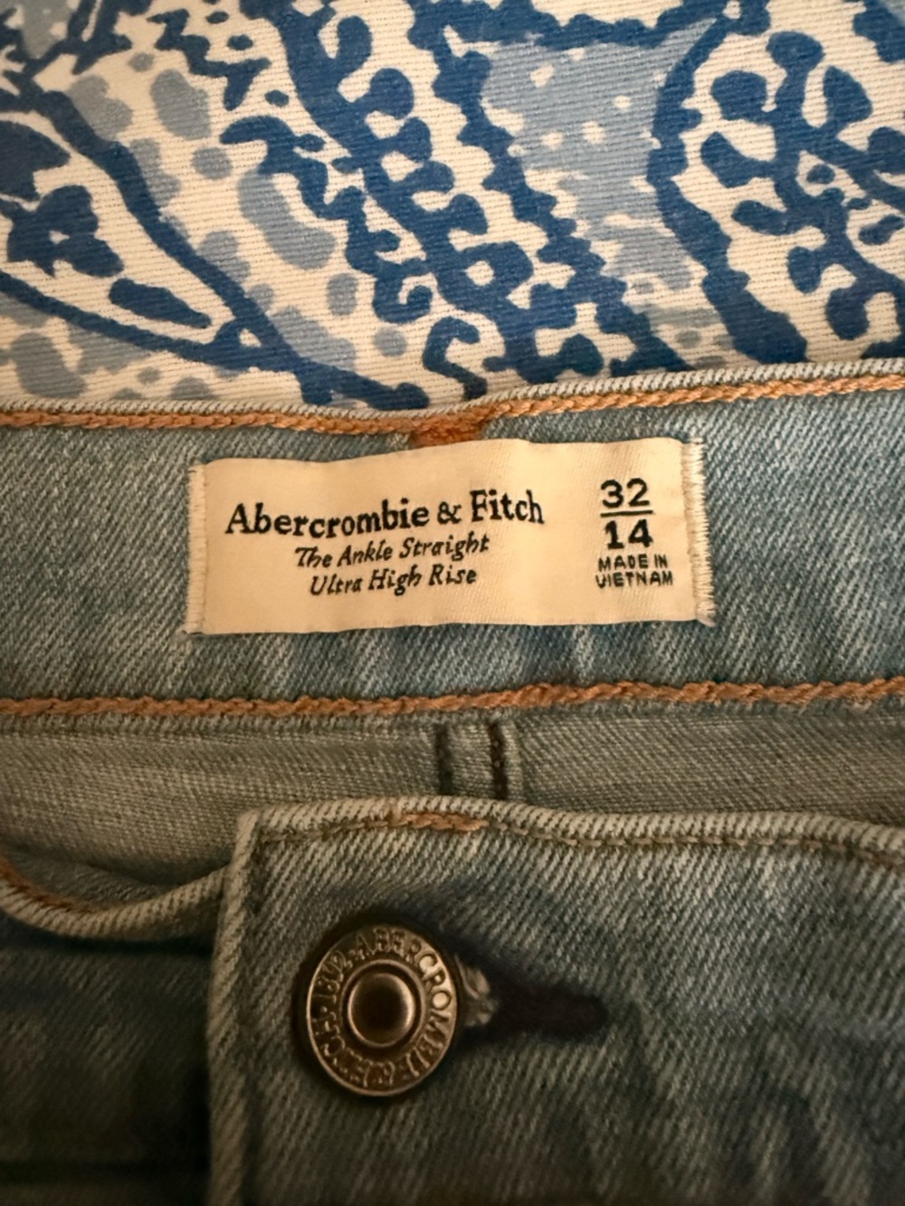 Abercrombie & Fitch Light Blue Ankle Straight Jeans